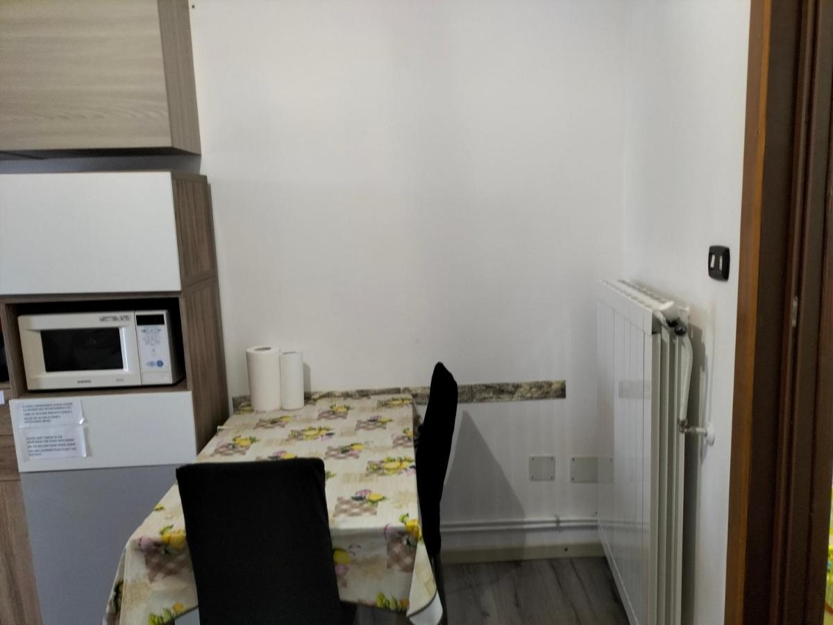 Appartement Affitti Brevi Ferrera Monolocale Ferrera 20 Minuti Da Rho Fiera E San Siro à Bareggio Extérieur photo